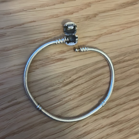 Pandora Moments Sparkling Heart Clasp Snake Chain Bracelet - Picture 6 of 7